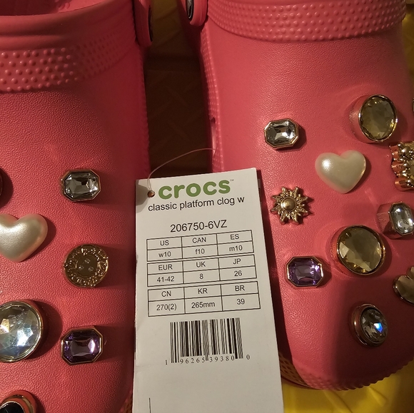 💖NEW Pink Croc Clogs! Comfort and Custom Style.💖 - Picture 4 of 9
